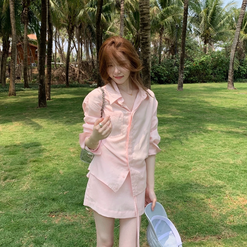 High-End Dopamine Pink Shirt Set for Women, Spring and Autumn Style, Waist-Cinching Shirt with Drawstring Short Skirt Two-Piece Set