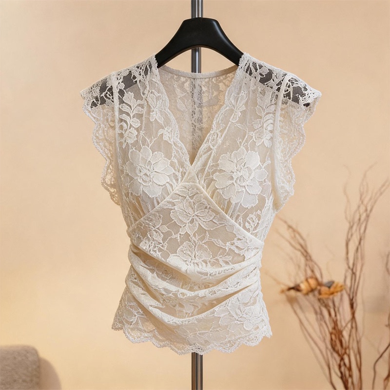 2026 Summer New Style French Lace V-Neck Sleeveless Top for Women, White Fashionable Chic Blouse, Elegant Inner Wear