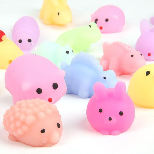 Super cute dumplings, cute cartoon small animals, pinching music, soft rubber simulation play house tricks, venting and decompression toys