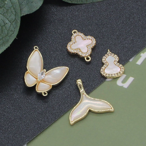 Натуральный аксессуар, подвеска ручной работы, микроинкрустация, четырехлистный клевер