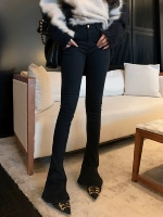 Черные штаны с конскими копытами