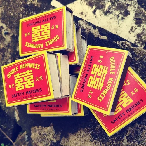 Старый в стиле двойной счастливый сейф, океанский пожарный дом. Используйте от 1 до 100 коробок классического ретро, ​​старых сигарет, свадебные мероприятия.