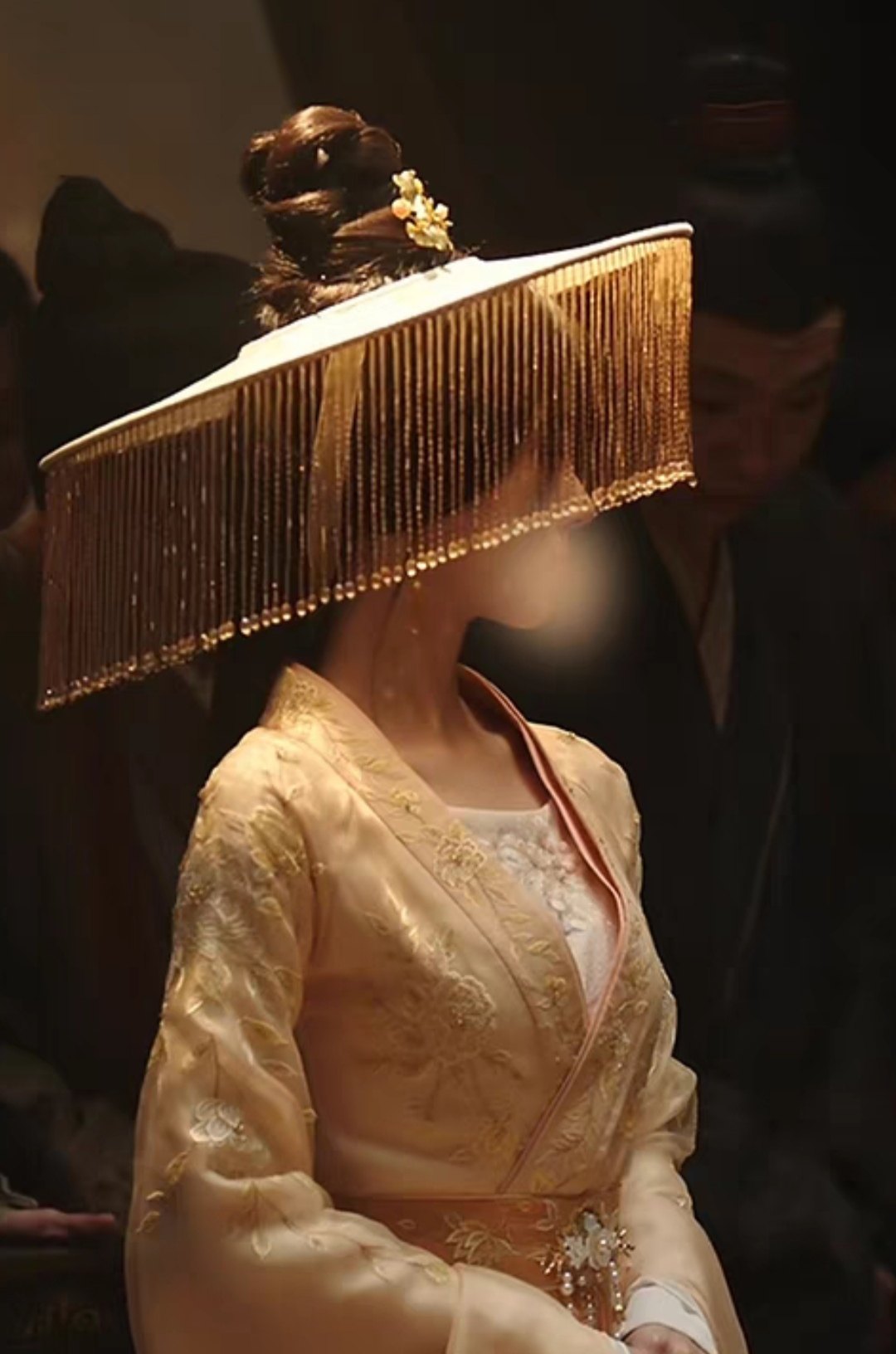 花间令同款流苏金色帷帽汉服:古风潮搭,鞠婧祎杨采薇同款古风美帽,你get了吗?-古风-淘宝百科网