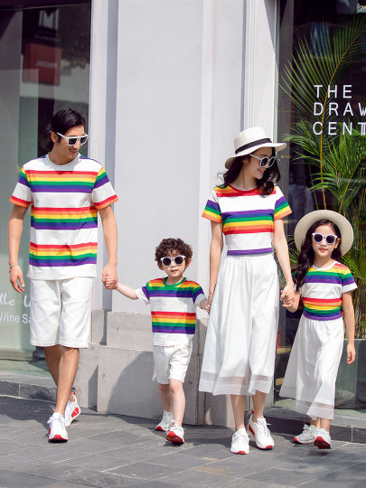 Trendy Family Matching T-Shirt Set Summer Short-Sleeve 2025 New Style for Family of Three or Four Vacation Beach Mother-Daughter Dress Seaside