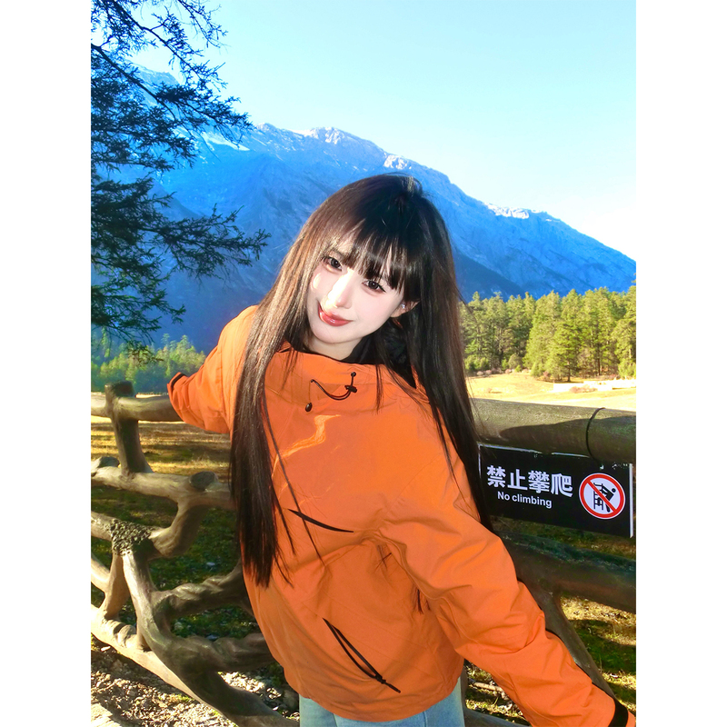 Outdoor Oxidized Orange Small Soft Shell Jacket for Women 2026 Spring and Autumn New Travel Hiking Mountaineering Jacket