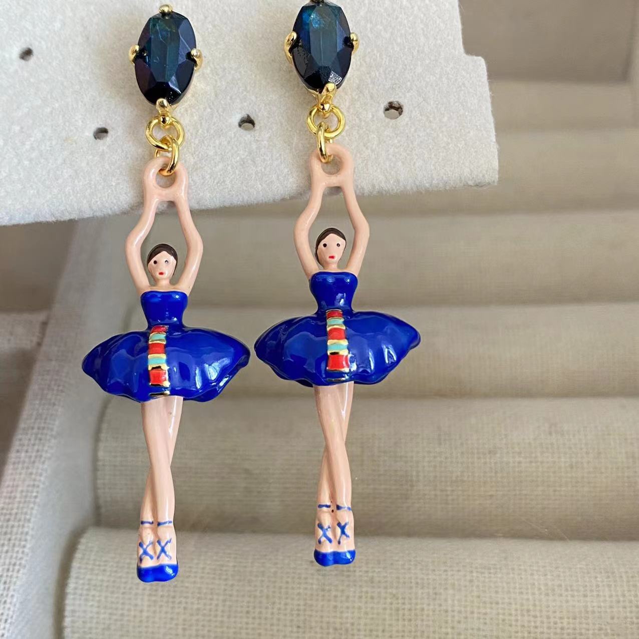 French les nereides24 autumn and winter Egypt Blue Ballet after stunning Queen's blue dress ear nail clip-Taobao