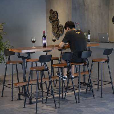 새롭고 새로운 철 단단한 나무 바 테이블과 의자 조합 커피 숍 산업 스타일 벽 바 테이블 홈 높은 테이블