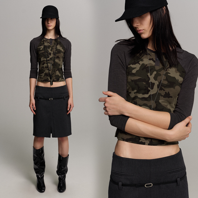 Sound of Trio* Dark Camouflage Patchwork Raglan Soft Stretchy Silk Three-Quarter Sleeve Henry Collar Slim-Fit T-Shirt