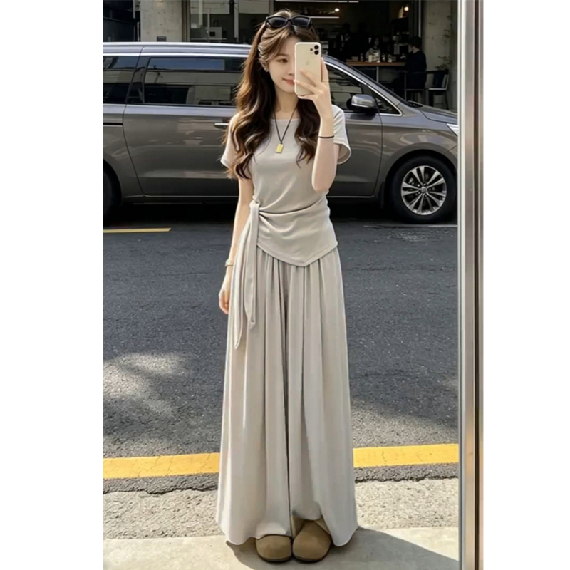 Designed Sports Suit for Women, Summer Korean Style, Loose Fit, Slimming, Fashionable, Stylish, Short-Sleeved, Wide-Leg Pants, Casual Two-Piece Set Designed Sports Suit for Women, Summer Korean Style, Loose Fit, Slimming, Fashionable, Stylish, Short-Sleeved, Wide-Leg Pants, Casual Two-Piece Set