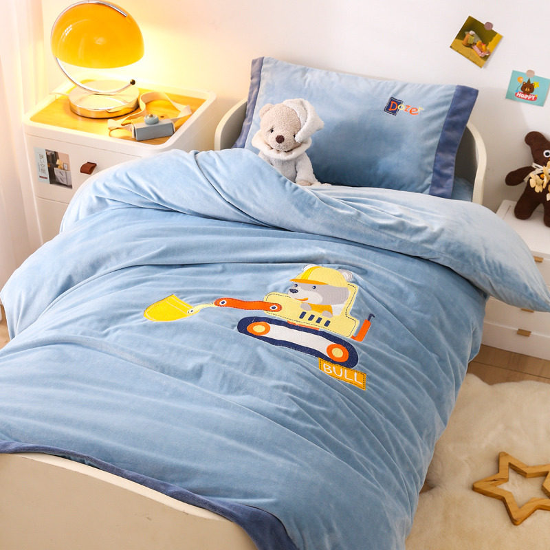 Kindergarten quilt three-piece set autumn and winter milk velvet double-sided velvet baby entering the kindergarten nap six-piece set coral velvet quilt