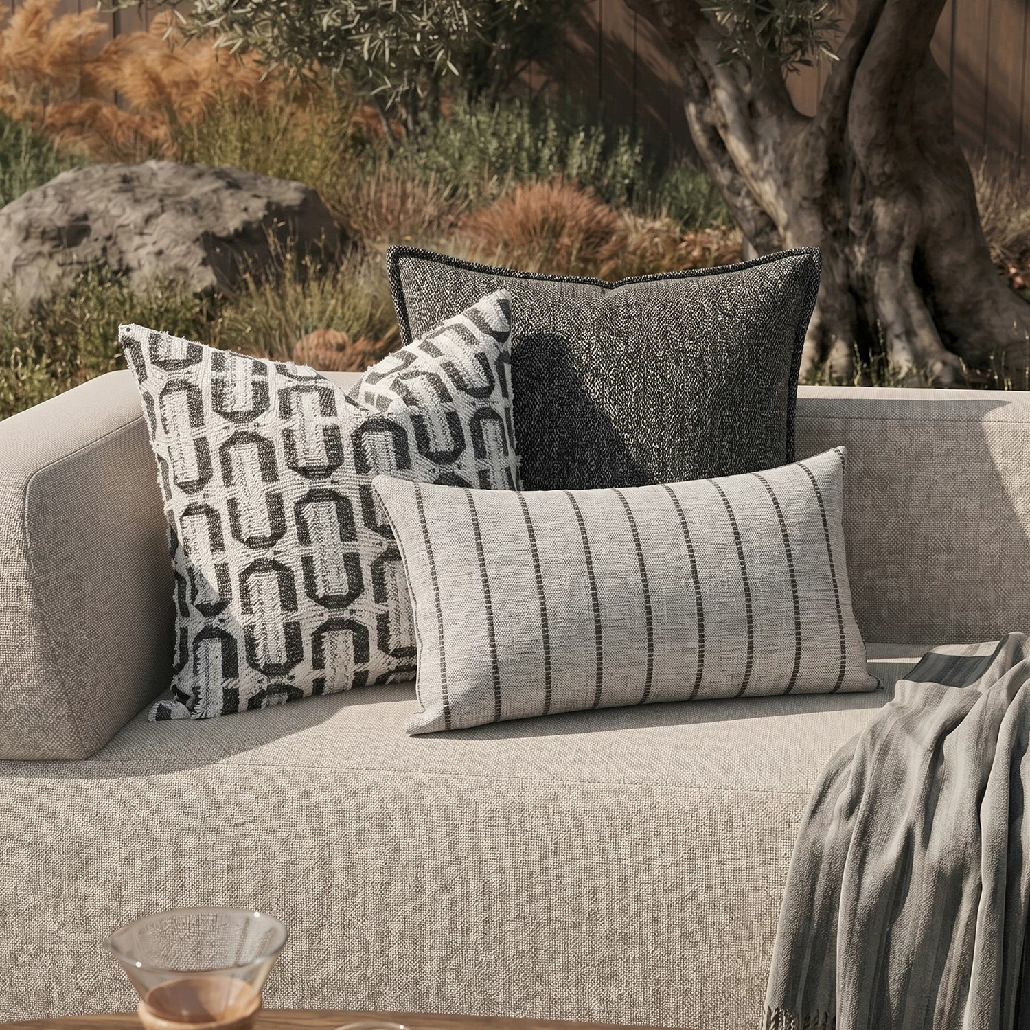 Новый шен Юпин? Но must be transliteration? The input: " Summer elite travel pillow, pillowcase, water repellent sofa, sun protection" Let's translate: likely brand Chinese