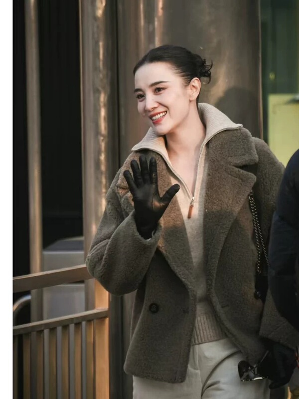 [Same Style as Song Jia] 2025 Winter New Pure Wool Short Shearling Coat Woolen Jacket