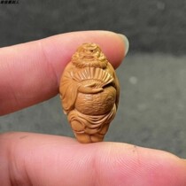 Olive stone carved Zhong Kui single grain pendant with fan and whole body Zhong Kui single grain pendant