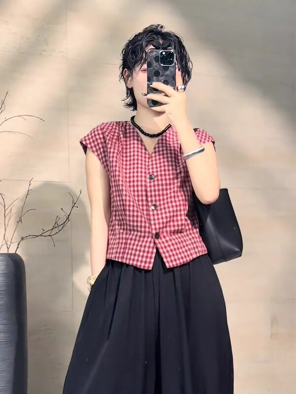 Retro Plaid V-Neck Sleeveless Shirt 2024 New Women's Summer Loose Color-Blocked Shirt Elegant Small Flying Sleeve Top
