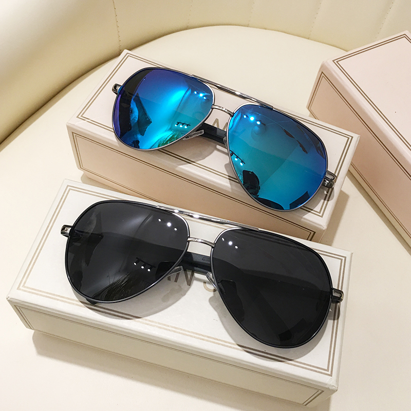 Japanese-Style Aviator Polarized Sunglasses for Men, Specifically for Driving, Retro Super Cool Black Sunglasses with Reflective Blue Lenses Japanese-Style Aviator Polarized Sunglasses for Men, Specifically for Driving, Retro Super Cool Black Sunglasses with Reflective Blue Lenses