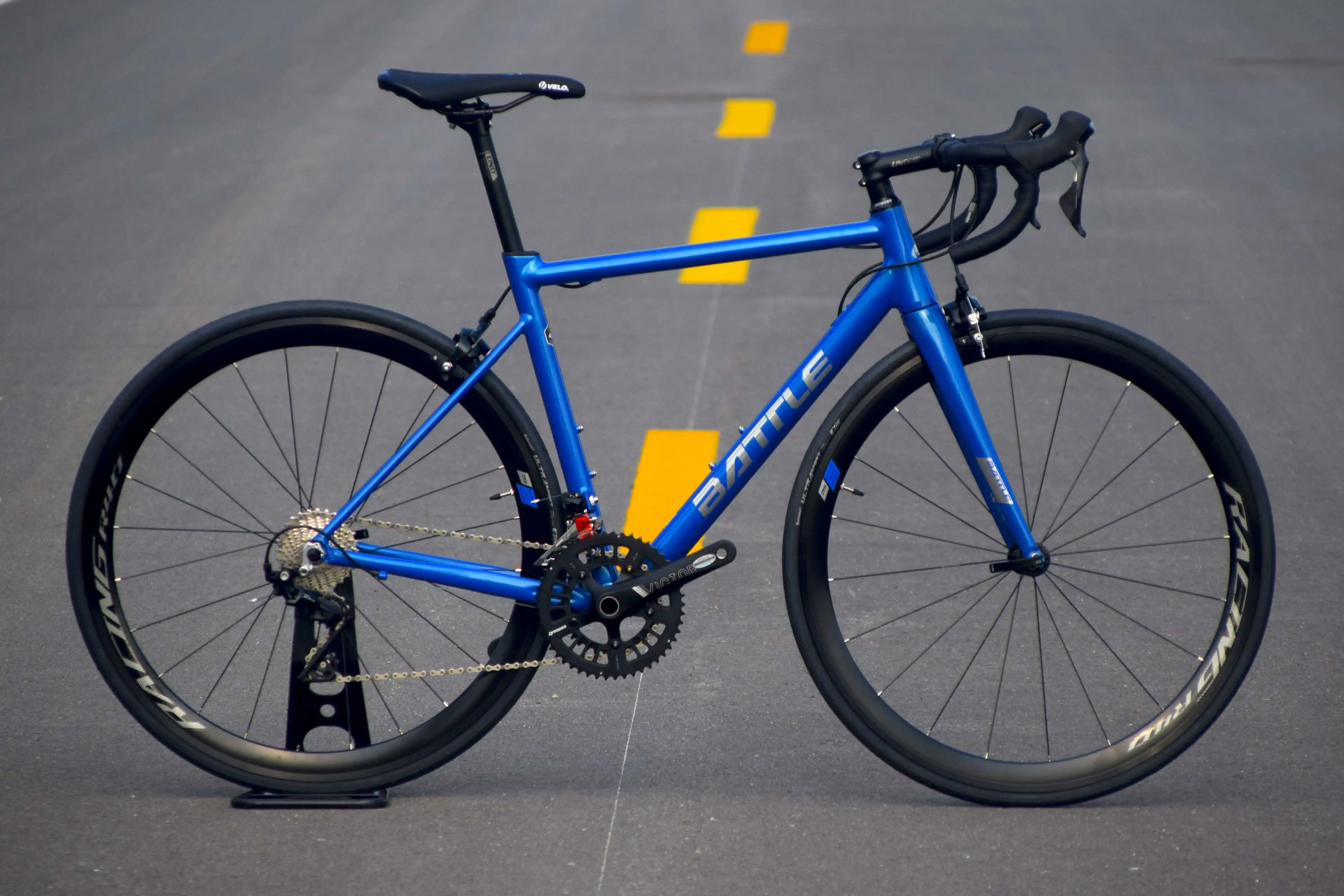 Battle Fujidan 660 Jubilee 105 carbon fiber front fork bending 22 -speed highway vehicle TCR Stra