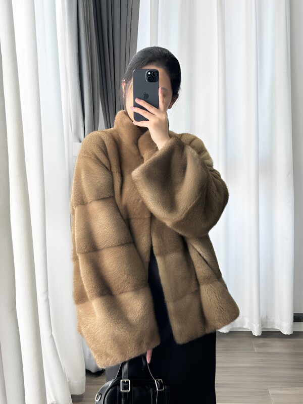 2026 Autumn/Winter New Style Horizontal Stand Collar Imported Velvet Mink Coat for Women, Full Mink Diagonal Row Mink Fur Coat