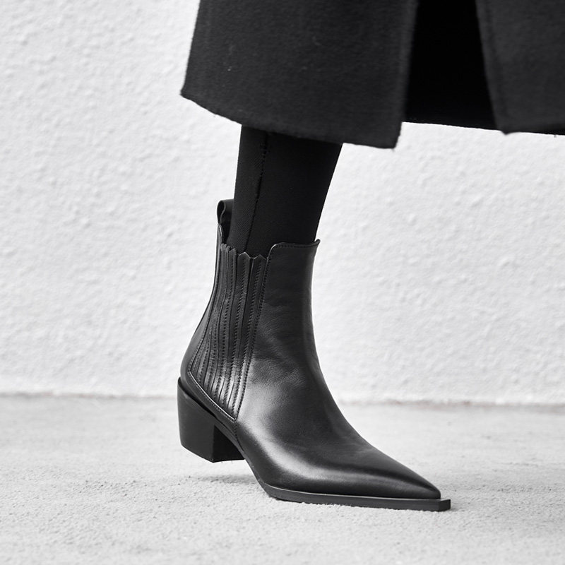 Leather British pointy Chelsea booties women's autumn and winter black and white thick heels and nude boots Net Red skinny boots Single boots