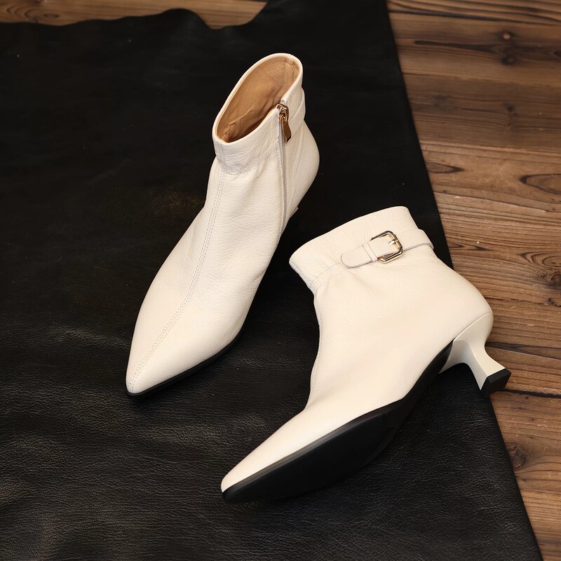 New Autumn and Winter Boots for Women, Soft Sheepskin Slimming Pointed Toe Boots, High Heels with Belt Buckle and Fleece-Lined Martin Boots New Autumn and Winter Boots for Women, Soft Sheepskin Slimming Pointed Toe Boots, High Heels with Belt Buckle and Fleece-Lined Martin Boots