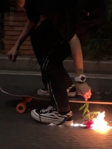 Skateboard ignites roses Kuaishou Douyin the same spark shoe cover bicycle foot brake spark flintstone motorcycle