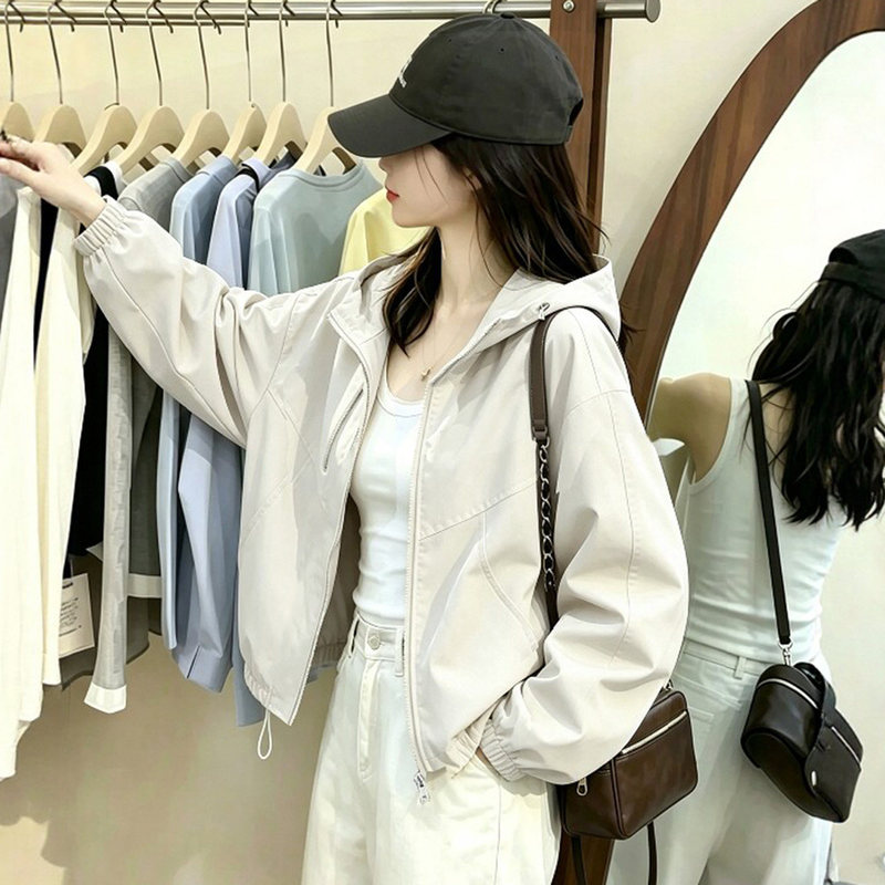 This Year's Trendy Beautiful Lightweight Jackets for Women, 2026 Autumn New Style, Light Luxury High-End Short Tops, Stylish Jackets