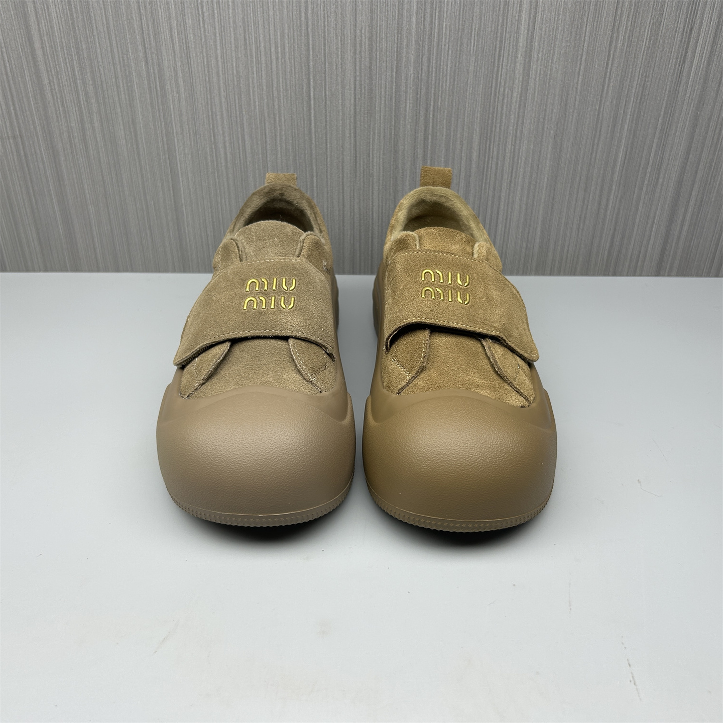 断码特惠：揭开2025年新款皮质『运动鞋』的秘密