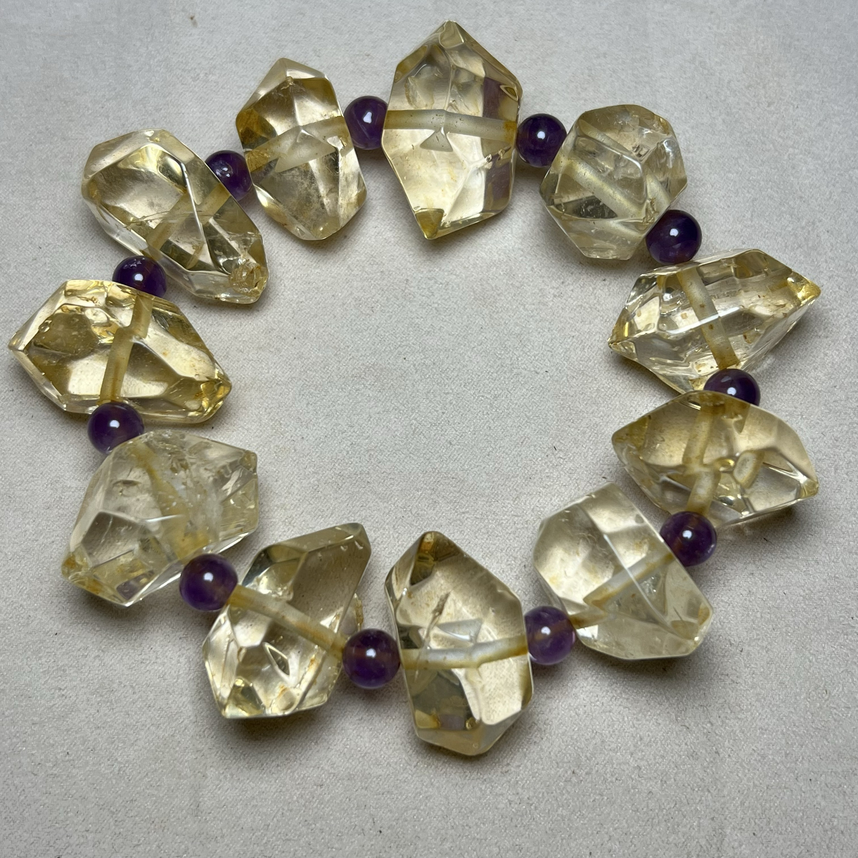 Antiques and miscellaneous jade collections, old white crystal, irregular rough stones, special-shaped bracelets, natural old crystal beads