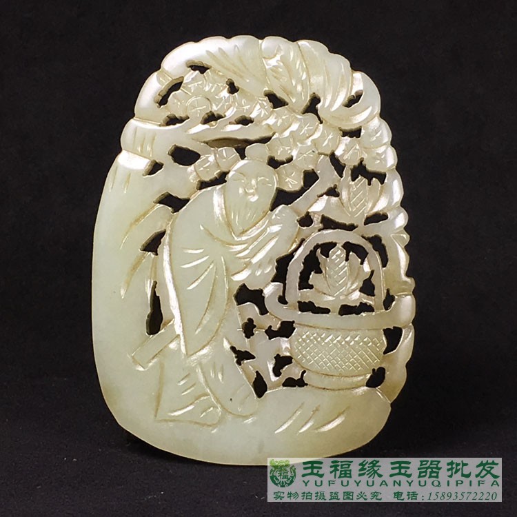 Antique sculpture and Tian Yu figure pendant double - sided hollow carvings with perfect jade oil and fine lubrication