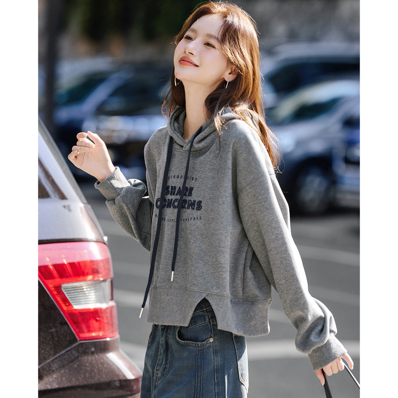 Letter Print Sweatshirt for Women, Long-Sleeved, Early Spring 2026 New Style, Loose and Versatile, Can Be Worn as an Outerwear, Hooded Casual Top