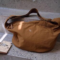 25Fw Finally Released~ Korean Order Model~ High-End, Lightweight, Waterproof Crossbody Bag~ Very Stylish When Worn on One Shoulder