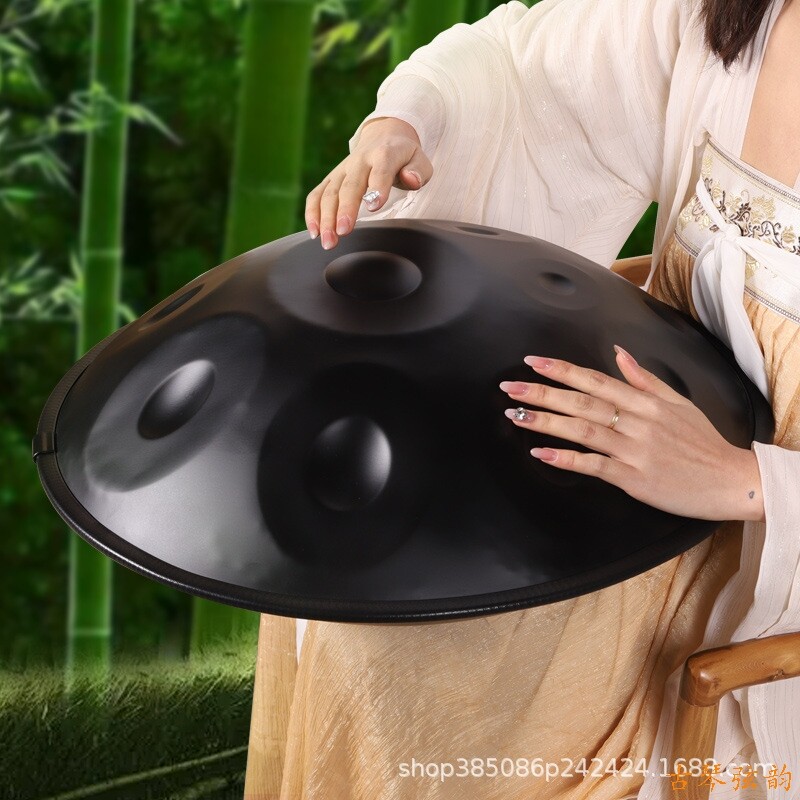 孫洪磊が着用していたものと同じモデルで、鍛造された新しい幻想的な太鼓。打楽器として価格設定されており、黒、金、銀のハンドパンがあります。