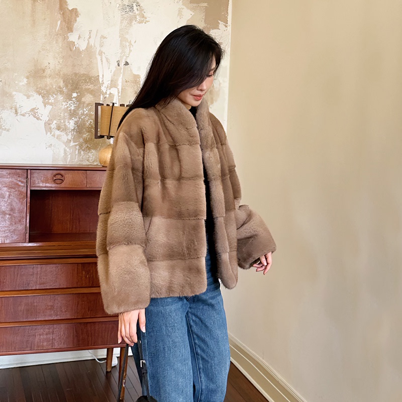 2025 Winter Light Luxury Fashion Imported Velvet Stand Collar Horizontal Row Mink Fur Coat Women's Whole Mink Coat