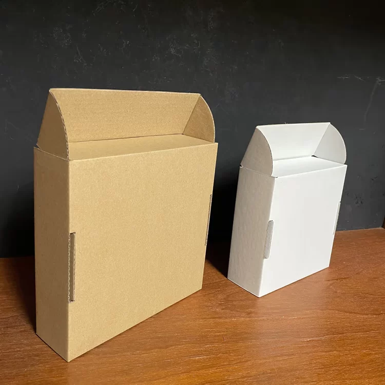 Rectangular individual airplane, golden box, pack