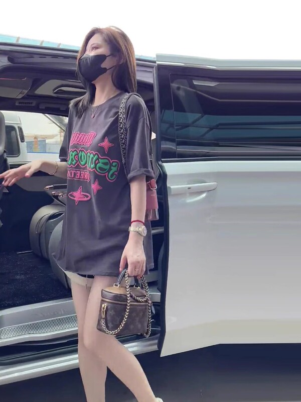 American Retro Style, Loose-Fitting, Slimming Short-Sleeve Women's T-Shirt, Mid-Length, Hip-Covering, Petite, Oversized, Trendy Brand, Summer American Retro Style, Loose-Fitting, Slimming Short-Sleeve Women's T-Shirt, Mid-Length, Hip-Covering, Petite, Oversized, Trendy Brand, Summer
