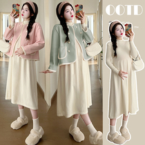 Autumn and winter maternity suit Xiaoxiangfeng woolen coat loose large size temperament gentle inner knitted long-sleeved dress