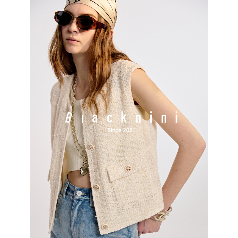 Blacknini's "Cream Puff" Is a Must-Have for Everyone! Japanese Tweed-Style Hollow-Out Vest with a Round Neck