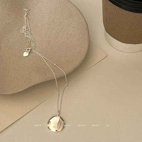 2026 New Letter Pendant Necklace with High-End Design, Niche Korean Fashion, Versatile and Simple Texture Sweater Chain