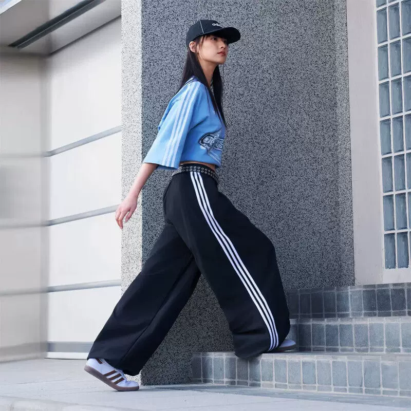 Блузка Adidas, брюки, свободный крой
