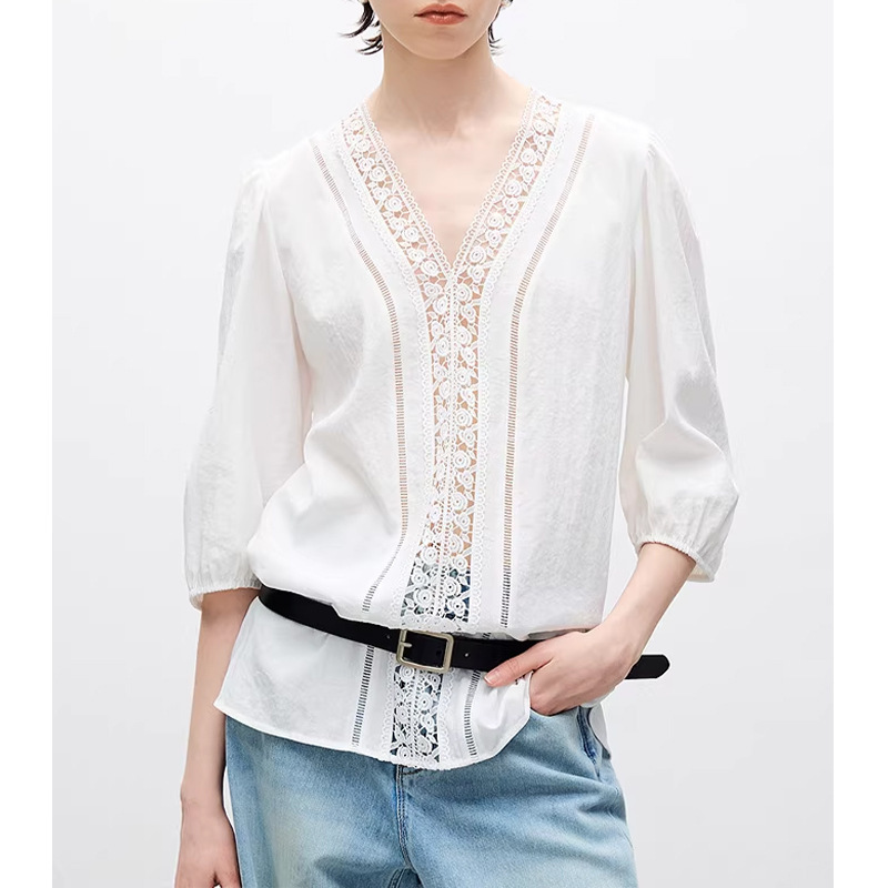Masande【Di*Dingdan】High-End Elegant White V-Neck Lace Patchwork Three-Quarter Sleeve Women's Shirt with a Stylish Look Masande【Di*Dingdan】High-End Elegant White V-Neck Lace Patchwork Three-Quarter Sleeve Women's Shirt with a Stylish Look