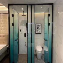 Gradient glass. Various laminated gradients can be customized. Blue green orange and white hotel shower rooms can be customized.