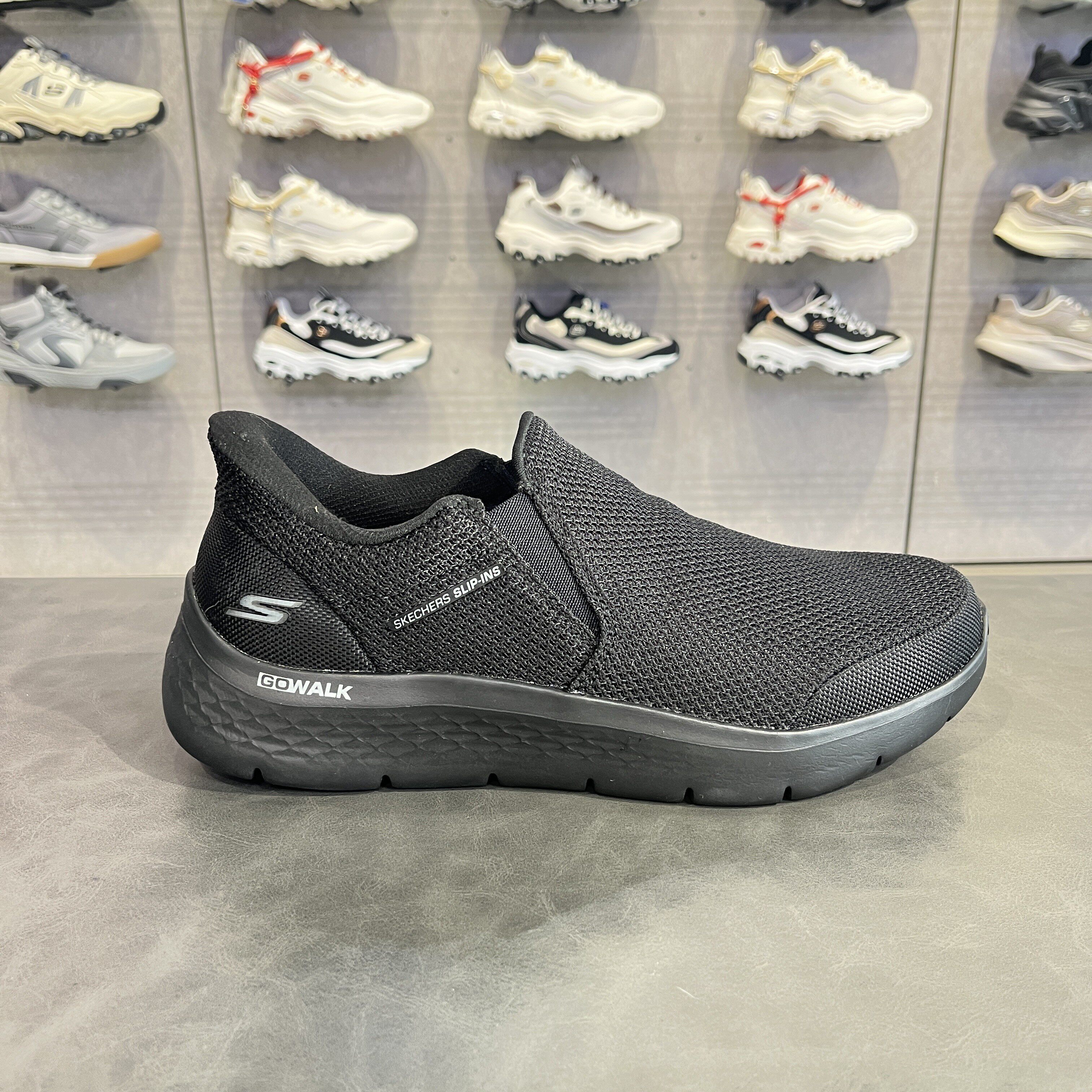 Skechers斯凯奇一脚蹬缓震休闲鞋，男士通勤必备宝藏_运动休闲鞋_淘宝服装网