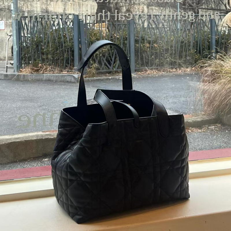 Handmade Horizontal Ethnic Quilted Pattern Large Capacity Tote Bag, Imported Genuine Leather Versatile Handbag, Genuine Leather Shoulder Bag Handmade Horizontal Ethnic Quilted Pattern Large Capacity Tote Bag, Imported Genuine Leather Versatile Handbag, Genuine Leather Shoulder Bag