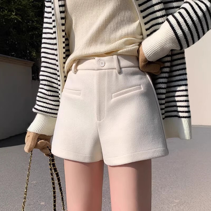 Korean Style Woolen Shorts for Women, Autumn and Winter 2026 New Style, Loose A-Line Slim Fit, Thickened Casual Wide-Leg Boot Shorts