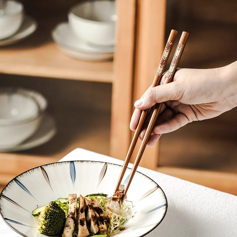 Solid Wood Chopsticks, Particularly Beautiful Chopsticks, 2024 New Model, Internet-Famous Gift Box Set, High-End Household Use, One Chopstick Per Person, Non-Slip