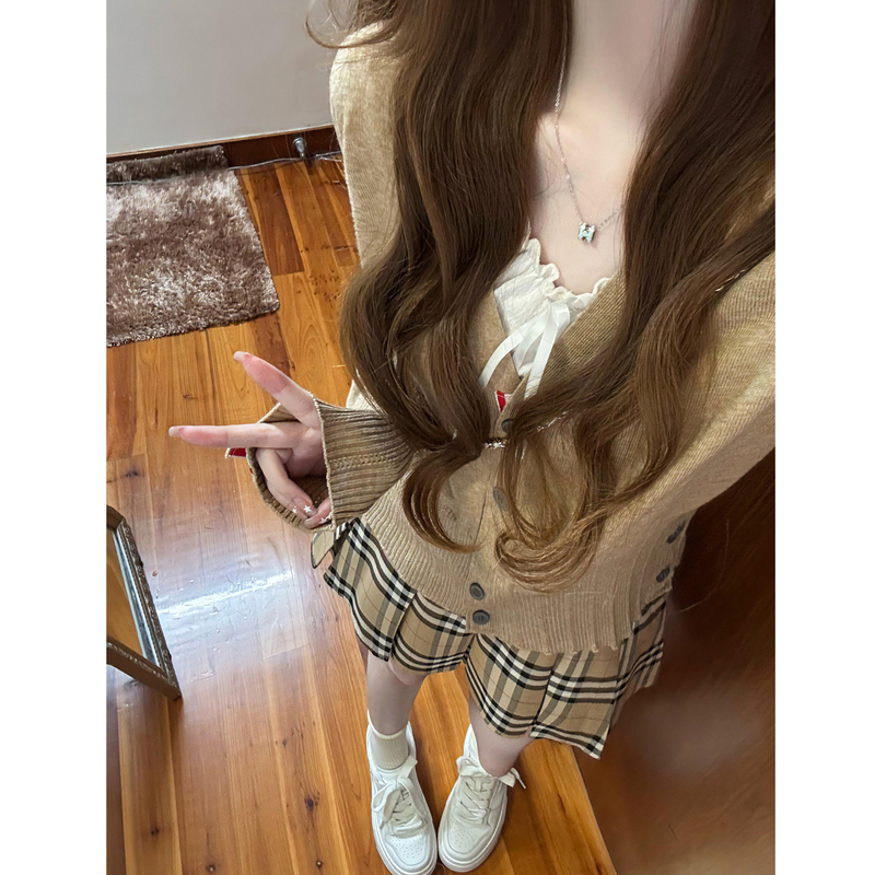 Luxurious Striped Sweater Knit Cardigan for Women, Early Autumn Outfit, College Style Top, Plaid Pleated Short Skirt Two-Piece Set