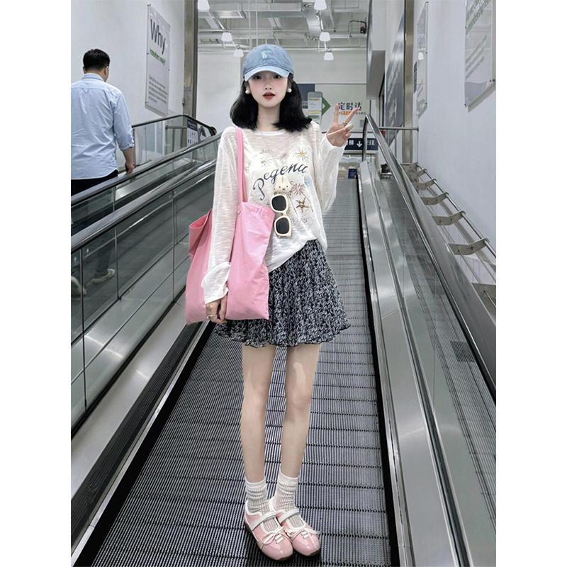 Lazy and Casual Resort-Style Casual Sports Suit for Women, Summer Thin Printed Sun Protection Cover-Up, Floral Skirt Two-Piece Set