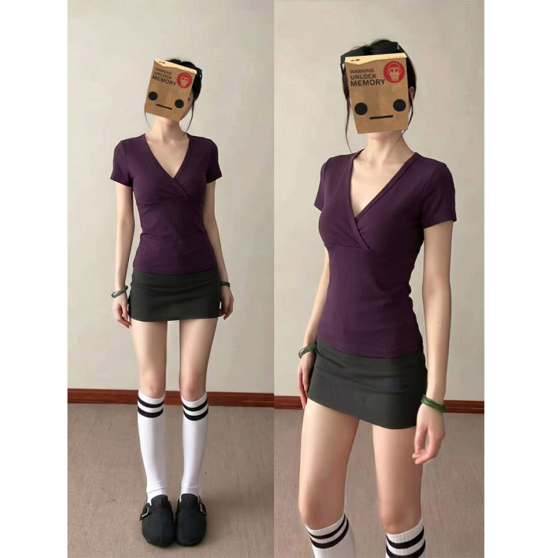 Purple Retro V-Neck Short-Sleeved T-Shirt for Women, Summer 2026 New Style, Elegant and Sexy, Fitted and Beautiful Short Top