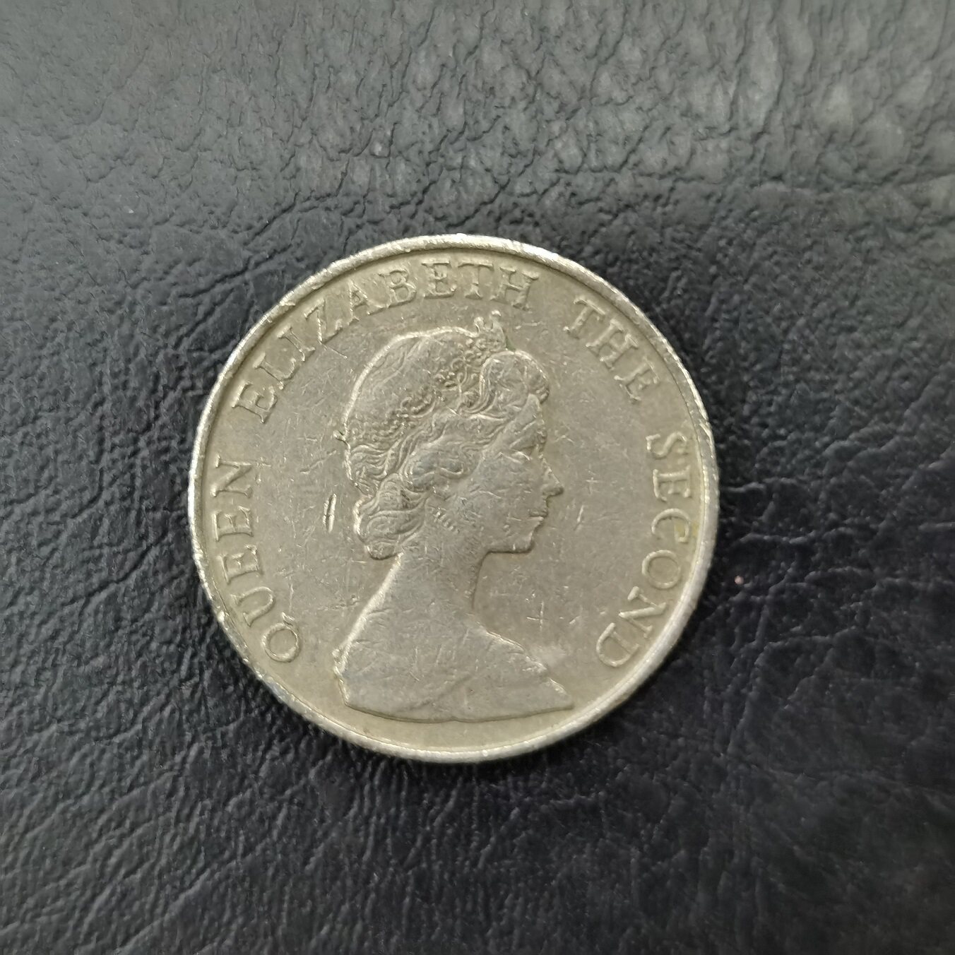 1984年香港圆形伍元硬币稀少年份香港1984年5元英女王头硬币-淘宝网