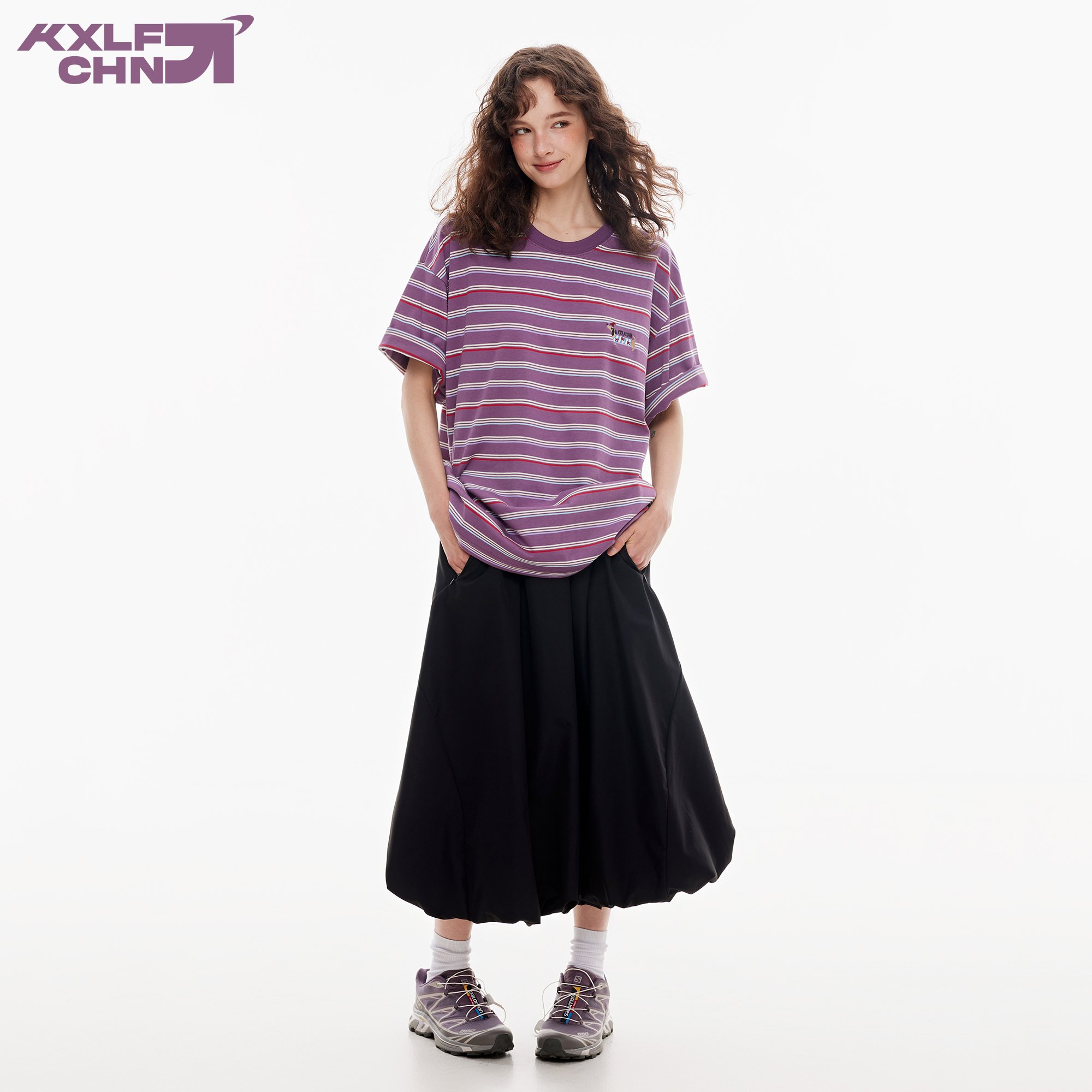 KXLFCHN Hole in the Wind コントラストストライプ ラウンドネック 半袖 Tシャツ 男女兼用 夏 トレンド ブランド ルーズ パープル トップス