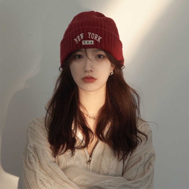 Woolen Hat with Wig for Women, Long Curly Hair, Autumn and Winter, Realistic Hair Strands, Cold-Proof, Warm, Fashionable Letter Knitted Headwrap Hat Woolen Hat with Wig for Women, Long Curly Hair, Autumn and Winter, Realistic Hair Strands, Cold-Proof, Warm, Fashionable Letter Knitted Headwrap Hat